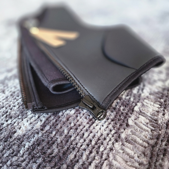 SKIMS Rubberized Scuba Swim High Neck Bikini Top in Onyx size XXS NWT - Picture 7 of 7